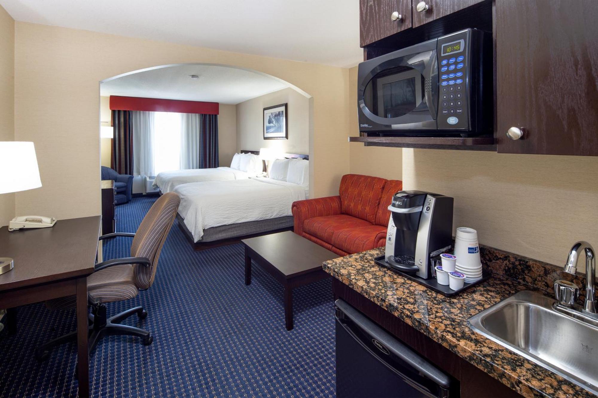 Holiday Inn Express Hotel & Suites Edson By Ihg Exterior photo
