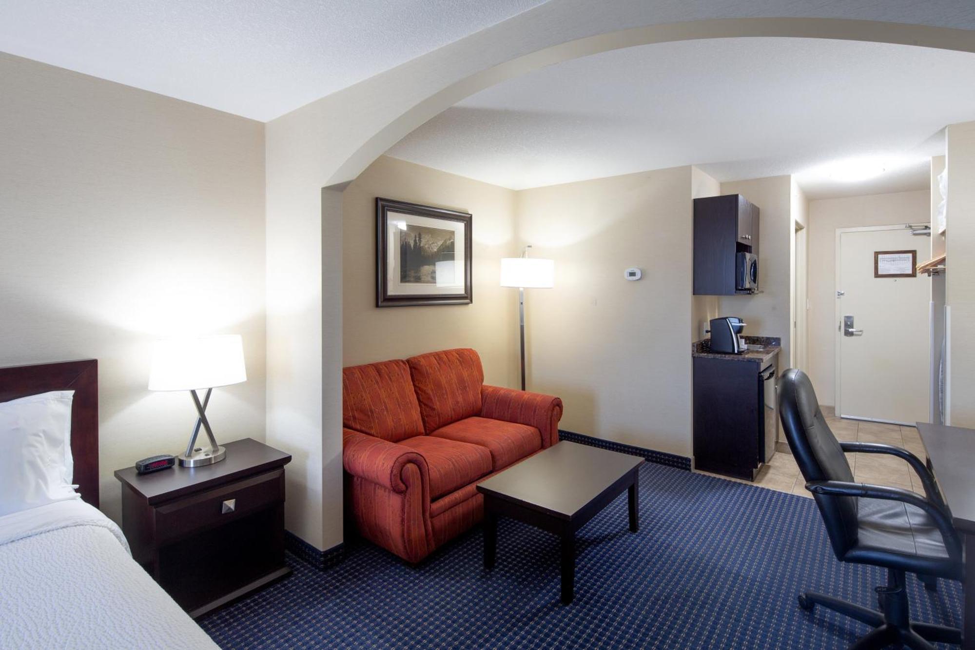 Holiday Inn Express Hotel & Suites Edson By Ihg Exterior photo