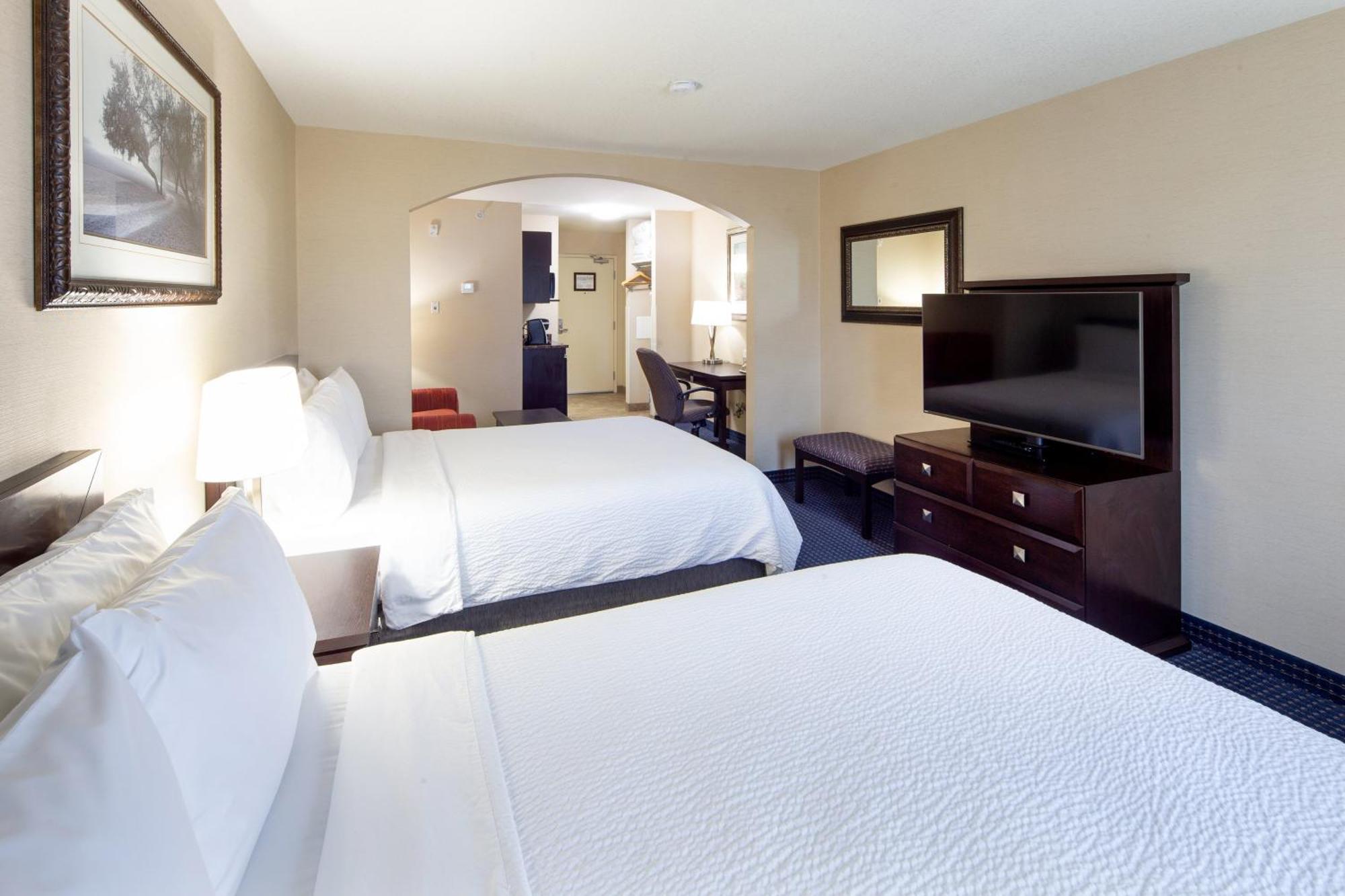 Holiday Inn Express Hotel & Suites Edson By Ihg Exterior photo