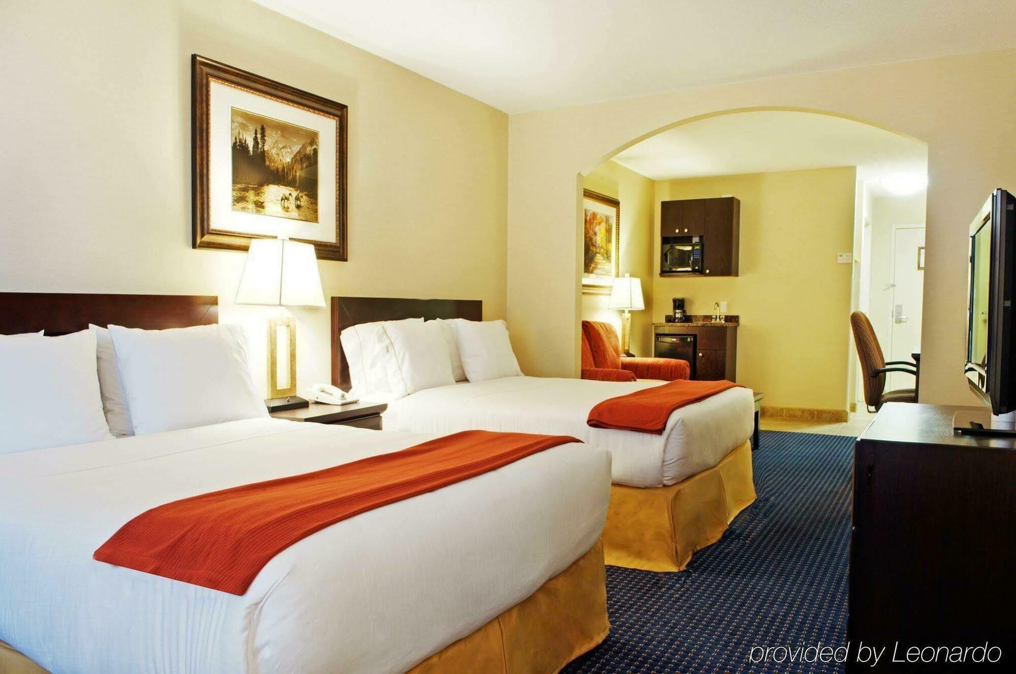 Holiday Inn Express Hotel & Suites Edson By Ihg Exterior photo
