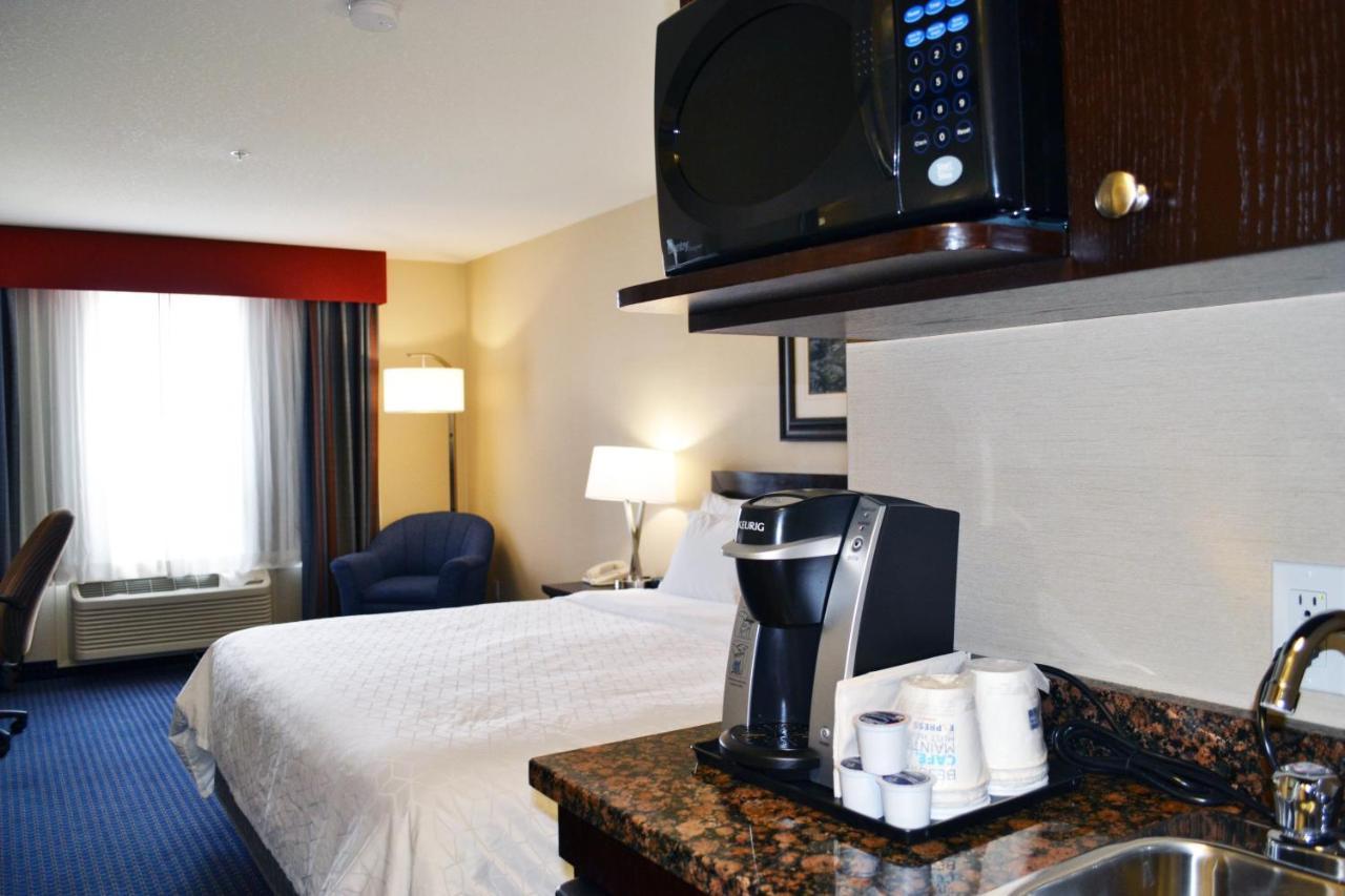 Holiday Inn Express Hotel & Suites Edson By Ihg Exterior photo